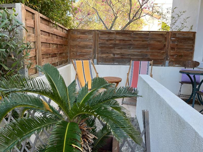 Deluxe Double Room with Balcony image 2