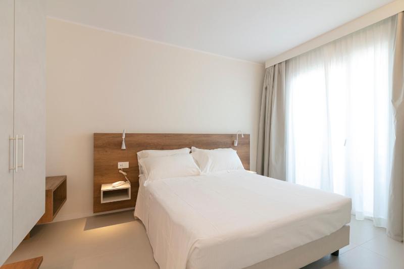 Junior Suite with Sea View image 1