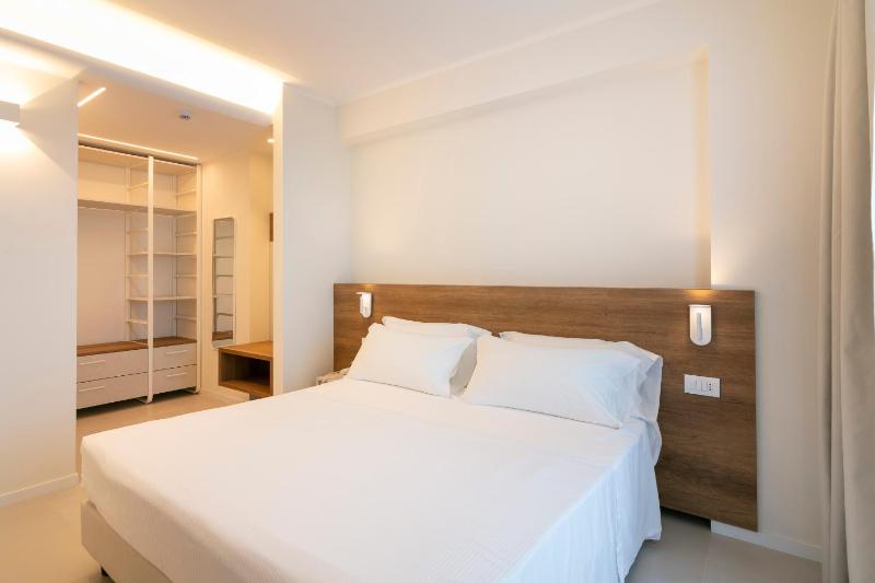 Junior Suite with Sea View image 4