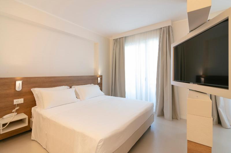 Junior Suite with Sea View image 3