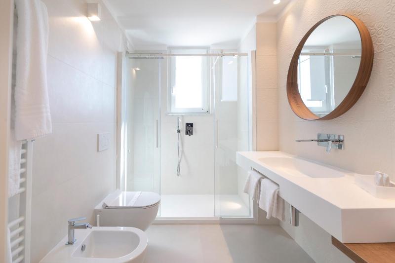 Junior Suite with Sea View image 2