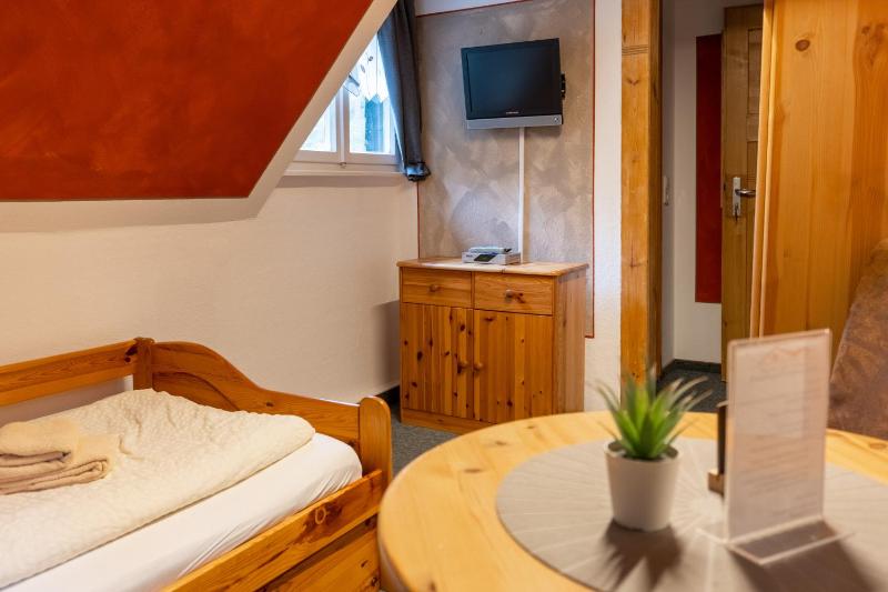 Single Room with Private Bathroom image 3