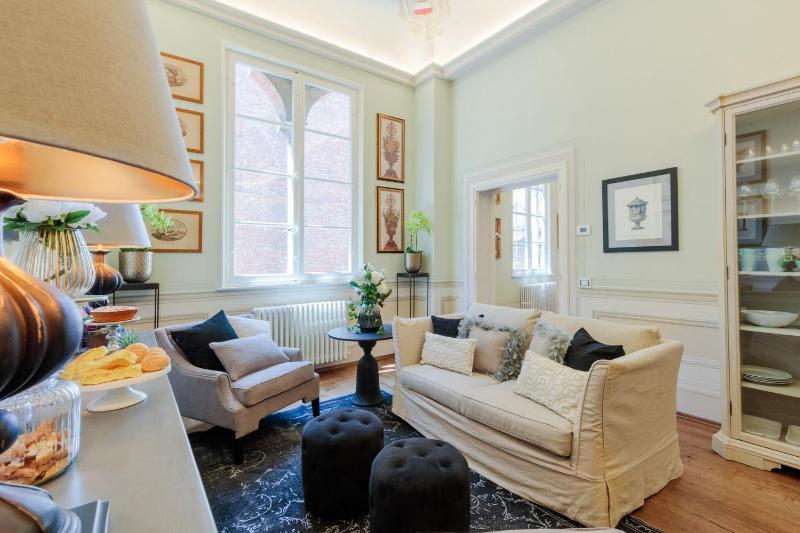 The Medieval Penthouse Indulge among History in a Luxury 5 Bedrooms Apartment - image 45