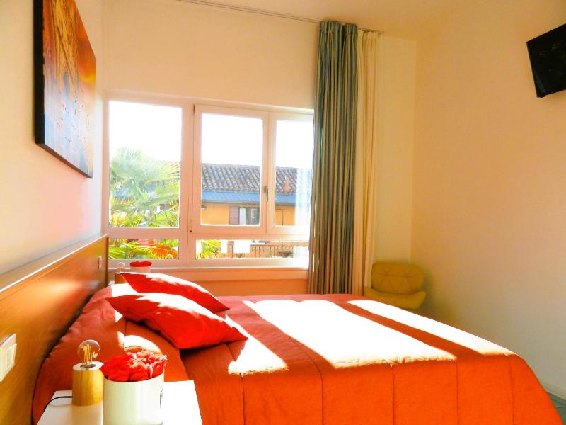 Double or Twin Room image 4