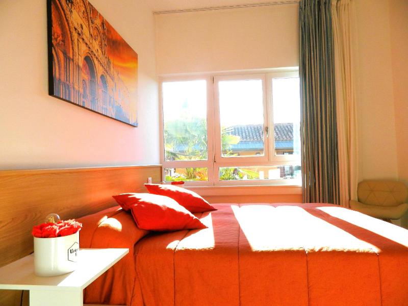 Double or Twin Room image 3
