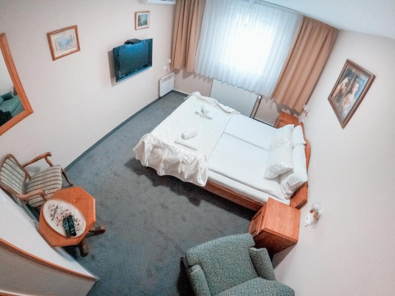 Pansion Stari Grad - image 14