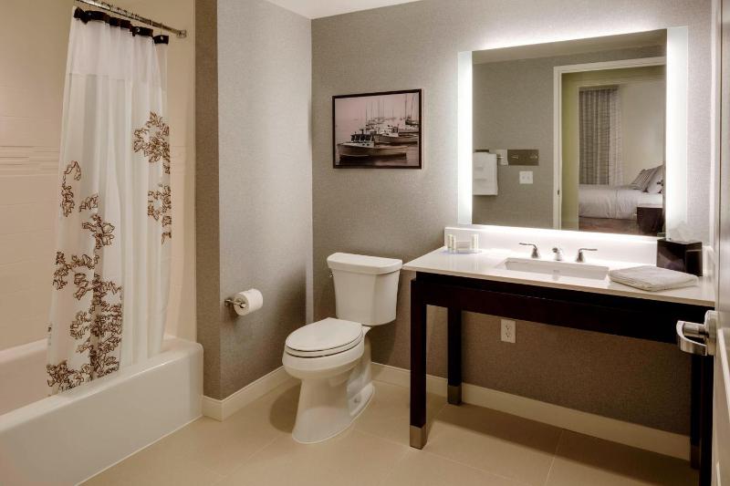 One-Bedroom King Suite image 3