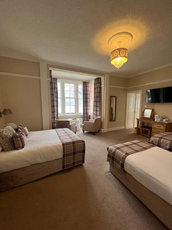 Superior Family Room image 1