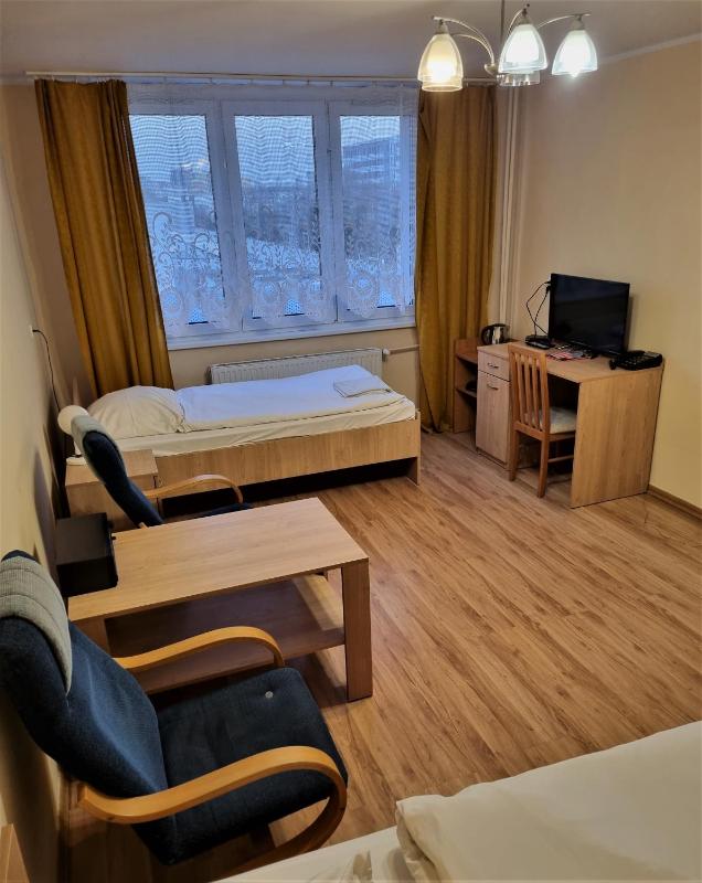 Large Single Room image 1