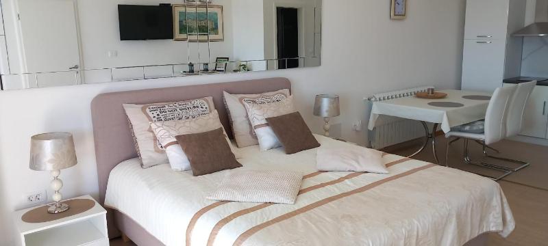 Beautiful sea view 6 luxury studio Danijela 1 - image 22