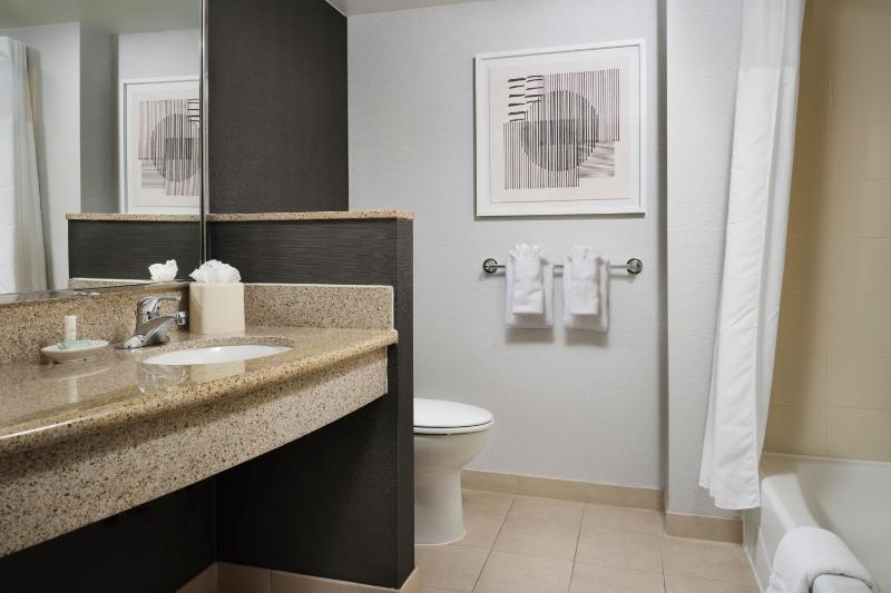 Courtyard by Marriott Washington Capitol Hill/Navy Yard - image 15