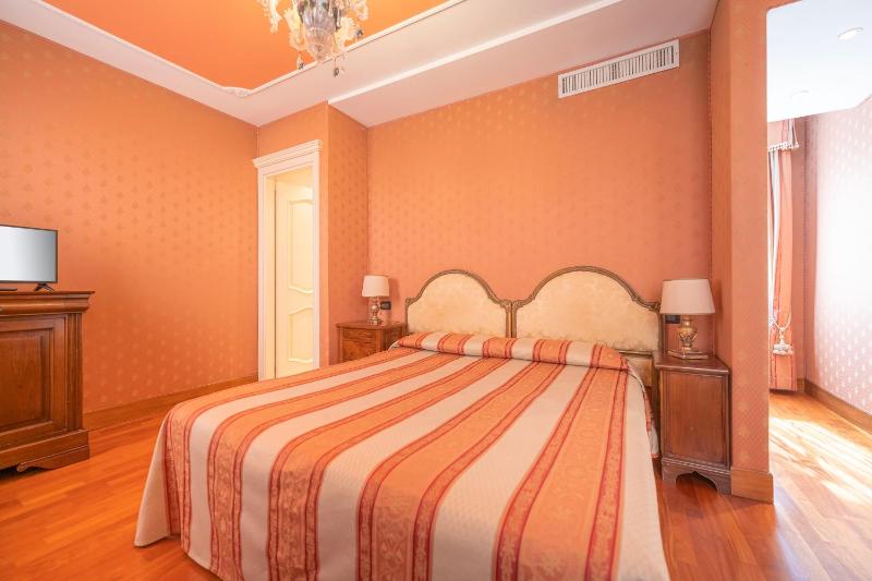 Comfort Double Room image 4