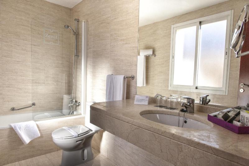 Double Room with Terrace image 2