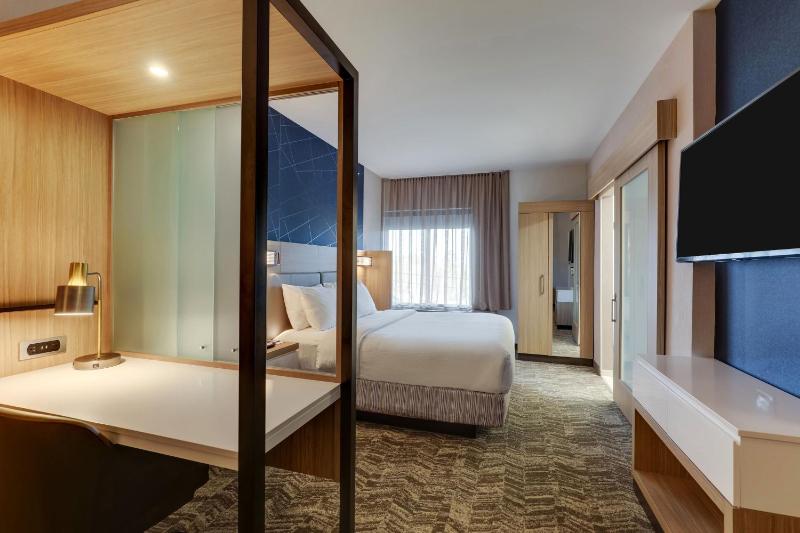 King Room with City View image 4