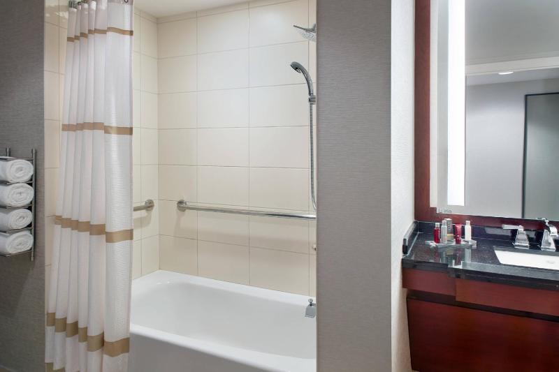 King Room image 3
