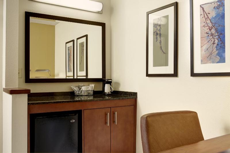 King Room - High Floor image 2