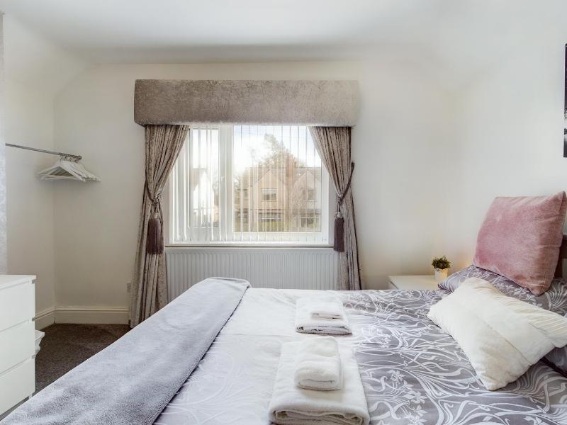 Zoo Cottage - image 28