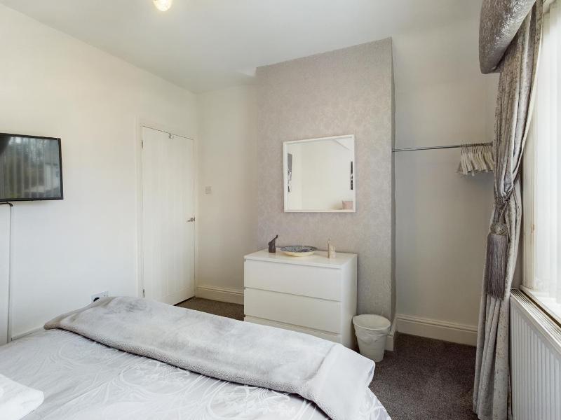 Zoo Cottage - image 31