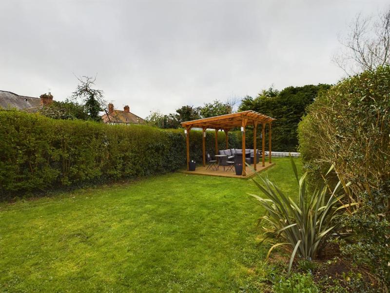 Zoo Cottage - image 8