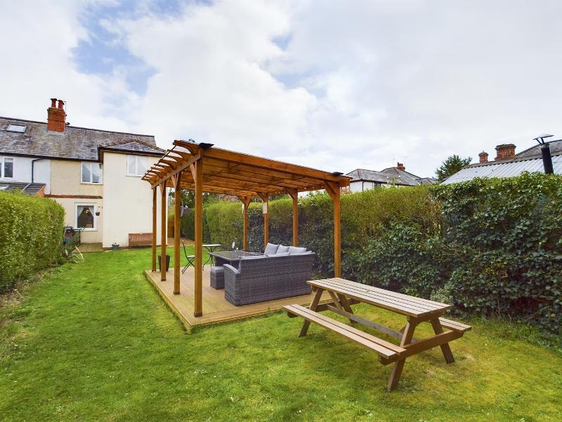 Cottage with Garden View image 4