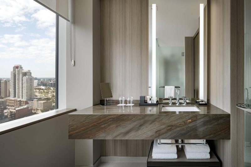 JW Marriott Edmonton Ice District - image 13