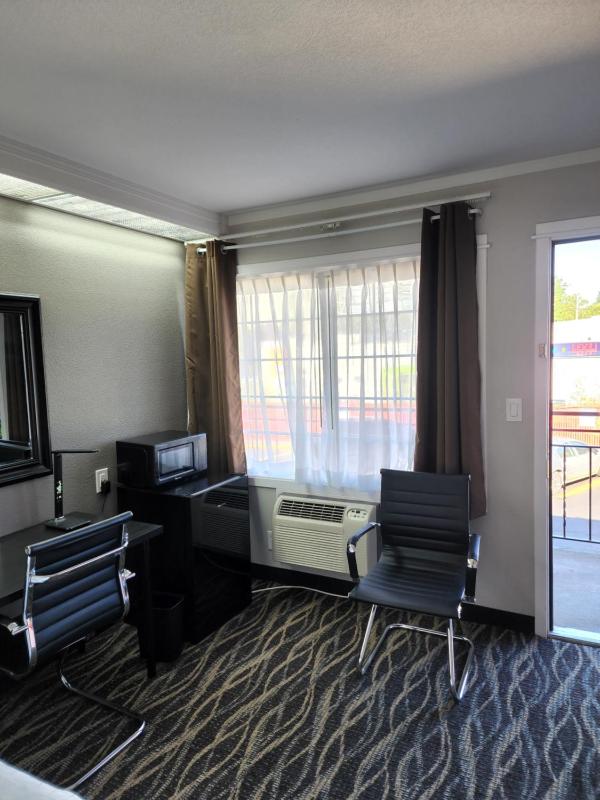 Executive Lodge - image 10