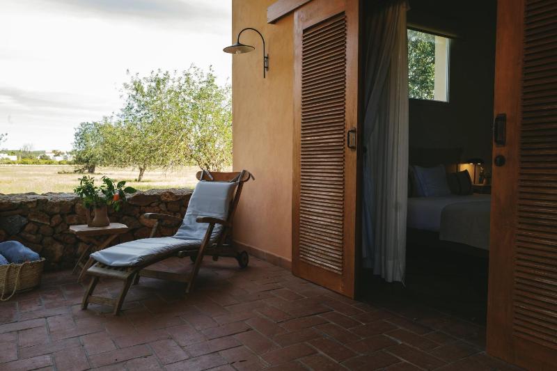 Deluxe Double Room image 4