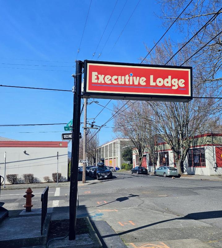 Executive Lodge - image 14