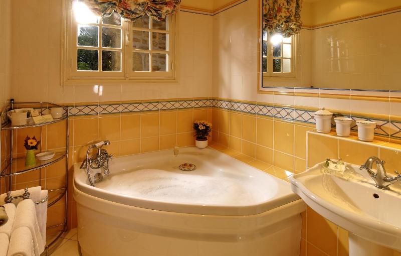 Executive Junior Suite image 2