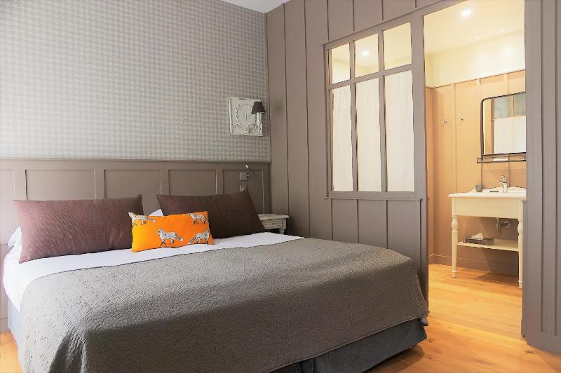 Charm Room image 3