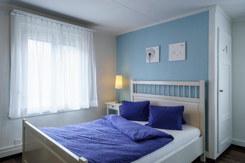 Single Room with Shower image 2