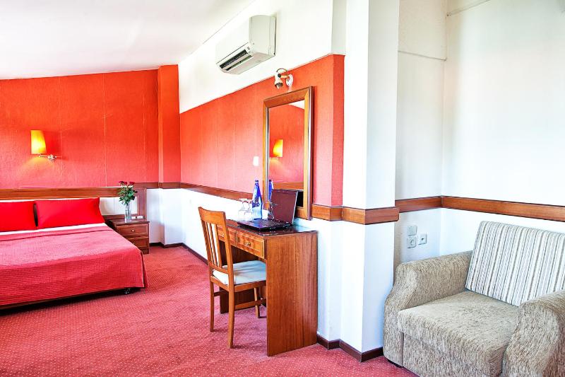 Superior Double Room with Lake View image 4
