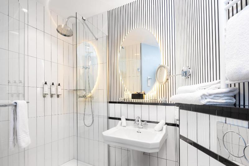 Superior Double Room with Balcony and Sea View - Upper Floor image 2