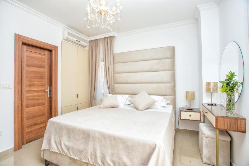 Standard Double Room with Sea View image 3