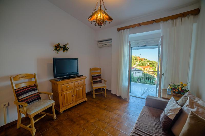 Apartment Zeus with private pool and sea view - image 11