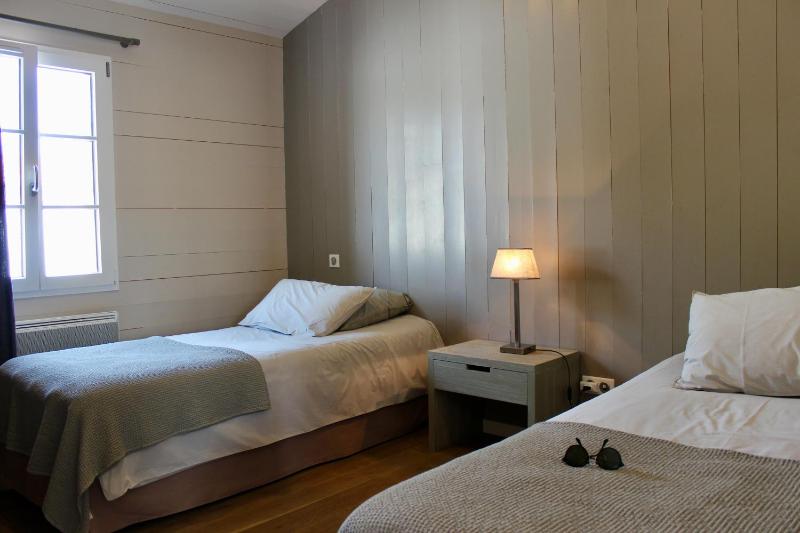 Two-Bedroom Villa with Private Pool with Bath image 3