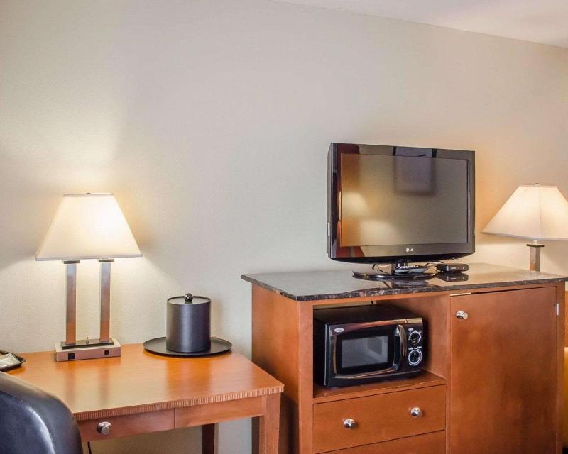 Double Room with Two Double Beds image 4