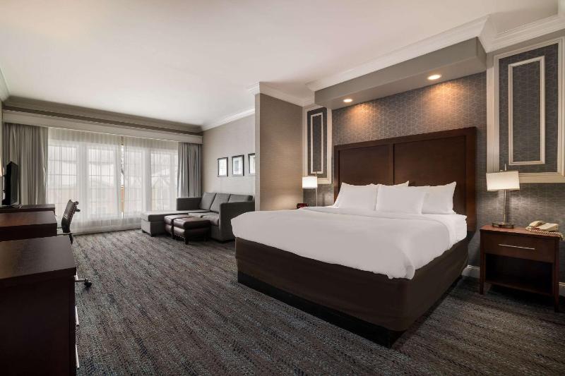 King Room - Non-Smoking image 4