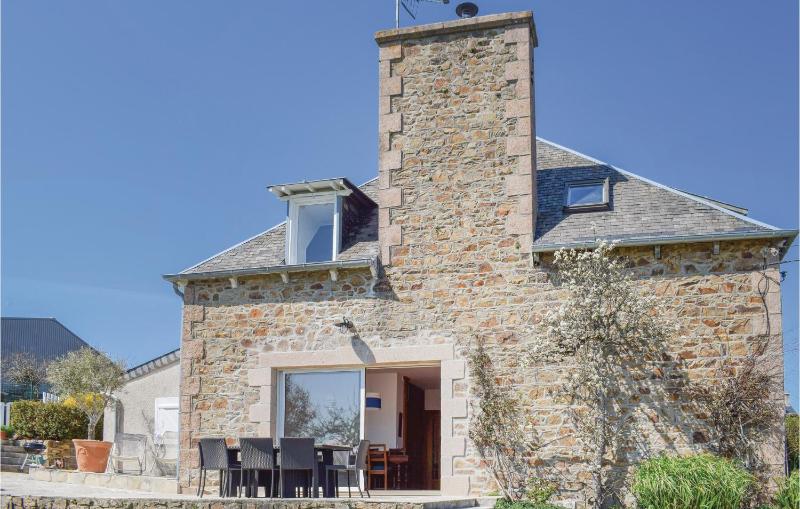 Stunning Home In Perros-Guirrec With Wifi - image 14