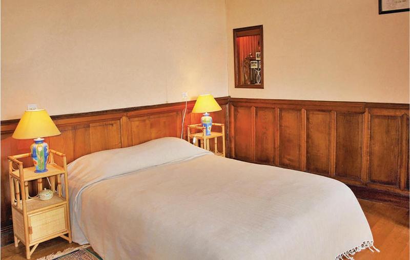 Stunning Home In Perros-Guirrec With Wifi - image 28