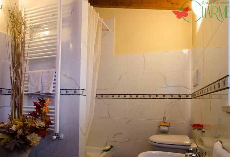 Standard Double Room image 3