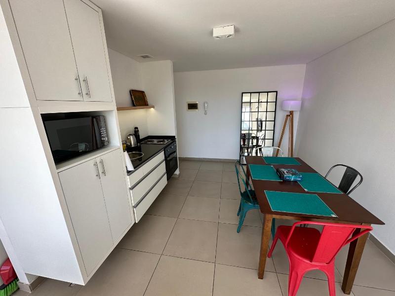 Modern Spacious & Sunny Apartment in Palermo - image 5