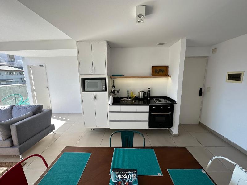 Modern Spacious & Sunny Apartment in Palermo - image 11