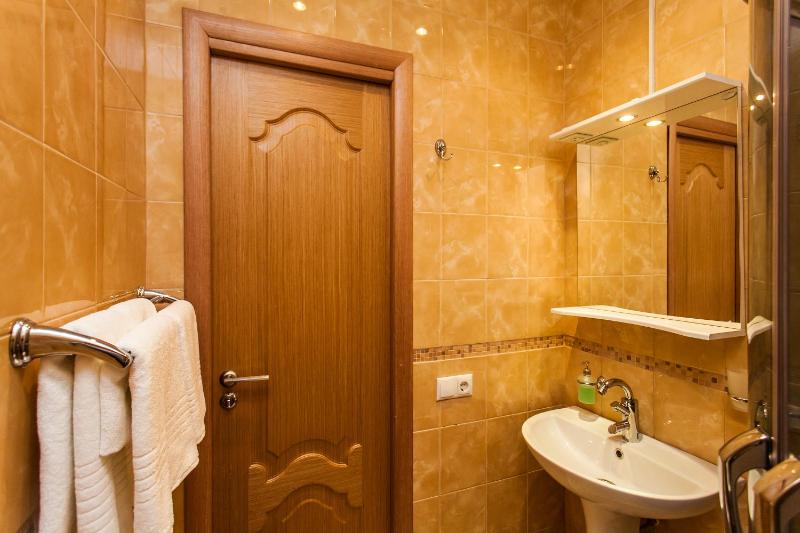 Standard Twin Room image 2
