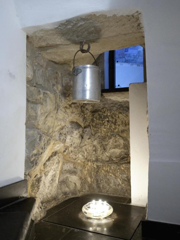 Triple Room with Private Bathroom image 3