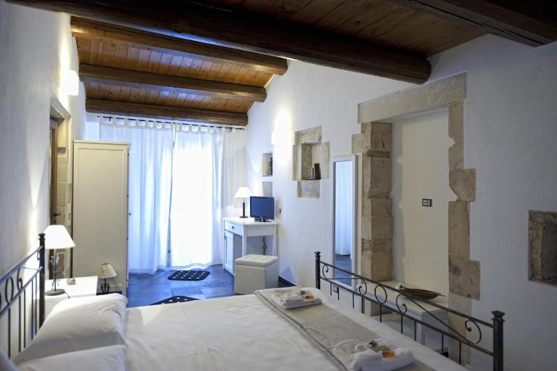 Double Room with Private Bathroom image 3