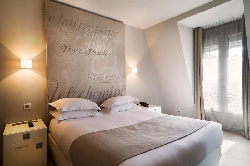 Standard Double Room image 1