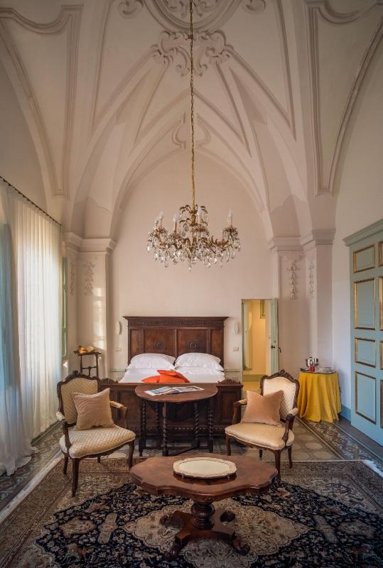 Junior Suite with Balcony image 4