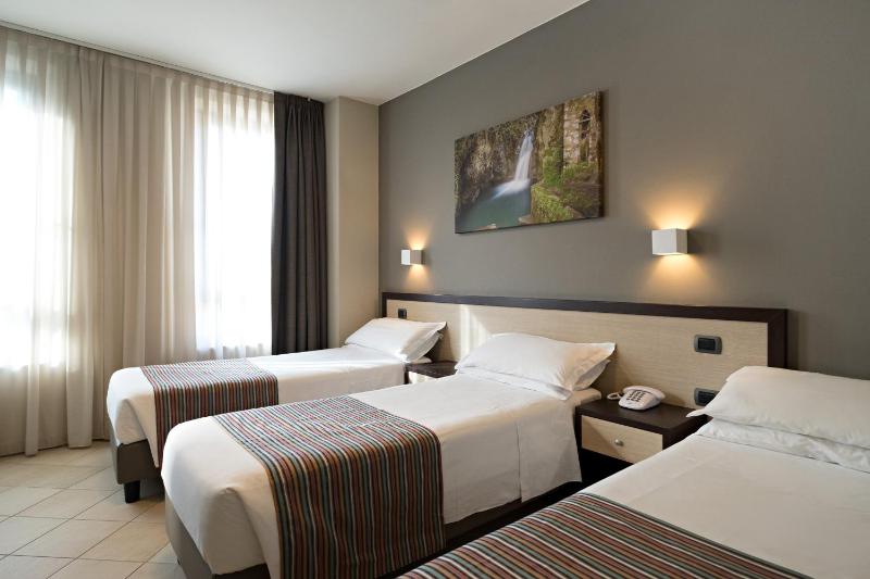 Triple Room image 3