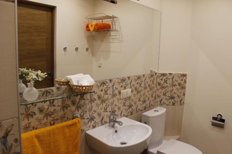 Quadruple Room image 2